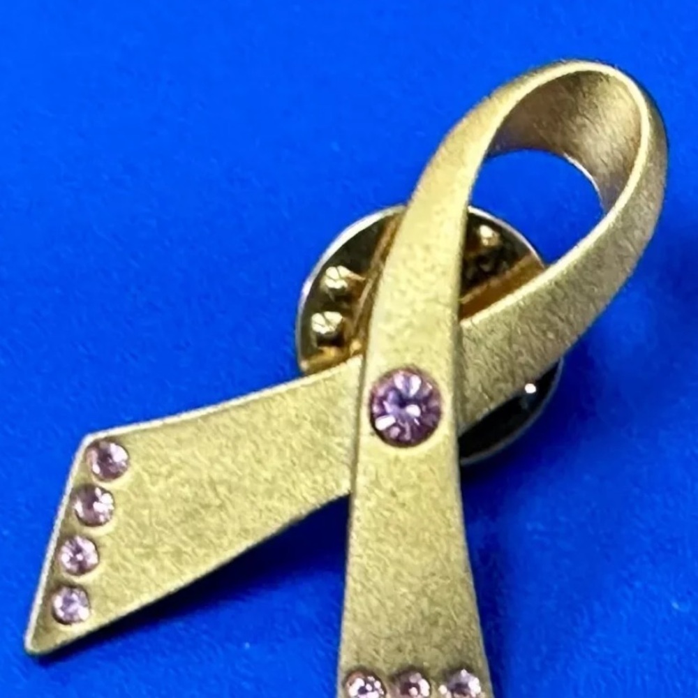 Avon Breast Cancer Awareness Pin Brooch Gold Tone